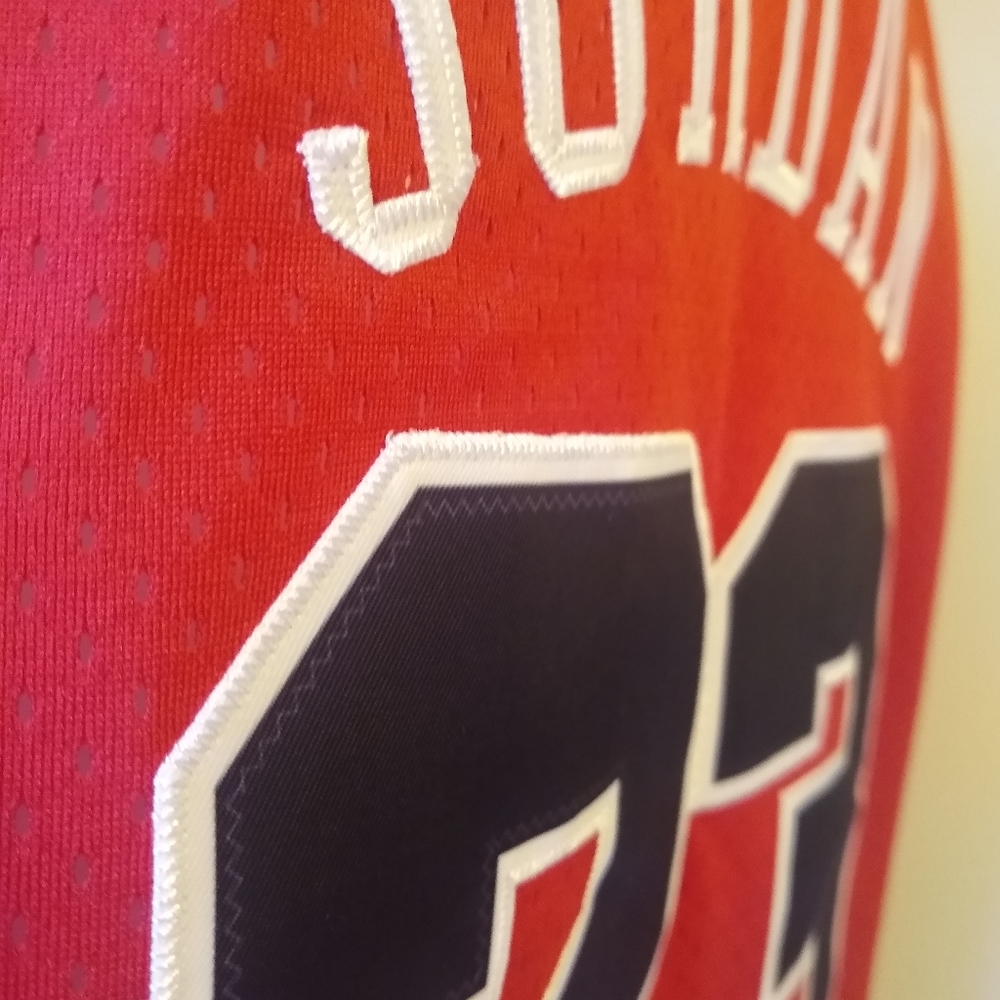 Michael Jordan Chicago Bulls Jersey Men's XL nwt - Picture 8 of 8